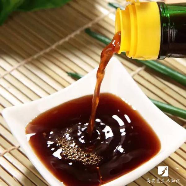 漲姿勢！蒸米飯時只要在鍋蓋前多加點東西，就會好吃幾十倍！
