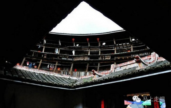 南靖田螺坑土樓、云水謠古鎮2日游/天天發團