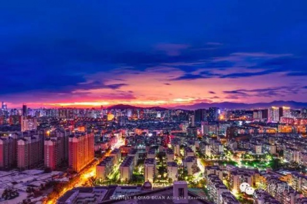 廈門“美炸”了！臺風前史無前例的火燒云爆發，震撼得讓人害怕…