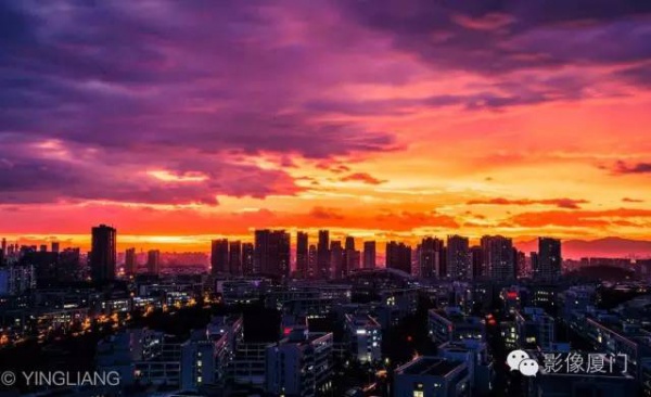 廈門“美炸”了！臺風前史無前例的火燒云爆發，震撼得讓人害怕…