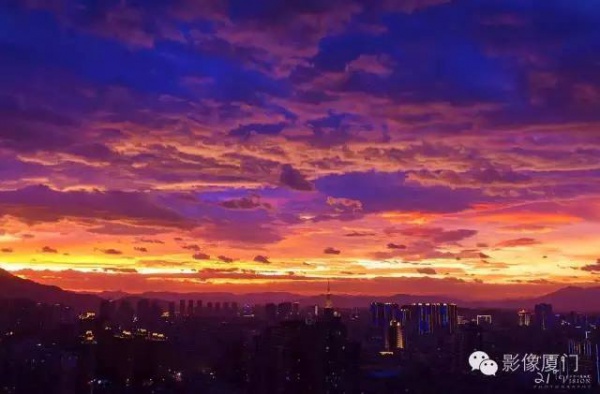 廈門“美炸”了！臺風前史無前例的火燒云爆發，震撼得讓人害怕…