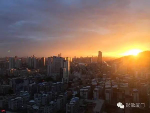 廈門“美炸”了！臺風前史無前例的火燒云爆發，震撼得讓人害怕…