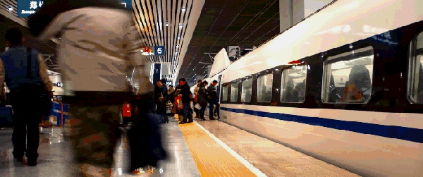 大事件！廈門地鐵跑起來了！時(shí)速80千米！7輛車運(yùn)抵廈門！集美人快圍觀...