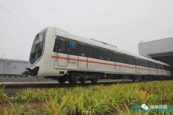 大事件！廈門地鐵跑起來了！時(shí)速80千米！7輛車運(yùn)抵廈門！集美人快圍觀...