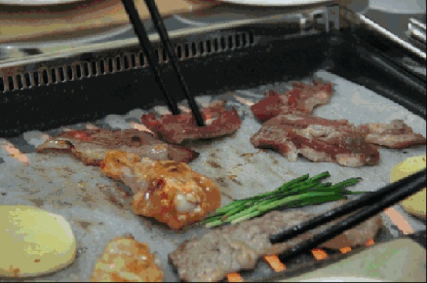 國外正流行一場“飲食革命”，早飯晚飯反著吃，聽說有奇效……