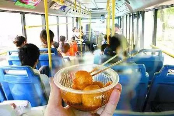 集美這十條公車路線“禁食”，無(wú)飲食車廂時(shí)代來(lái)臨，你準(zhǔn)備好了嗎？