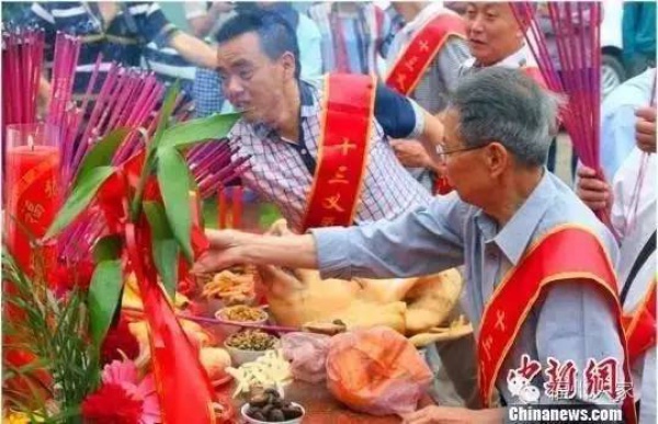 端午習(xí)俗丨奇葩的捉鴨子、四角狗、熏黃煙…你家是福建哪里的？