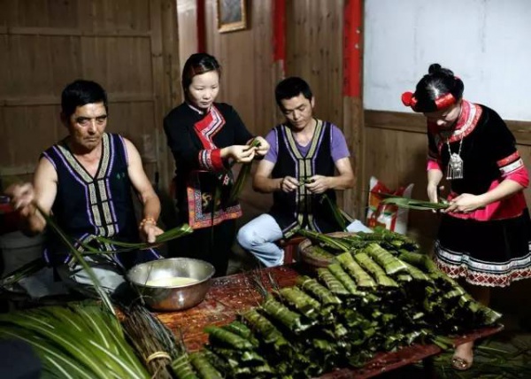 端午習(xí)俗丨奇葩的捉鴨子、四角狗、熏黃煙…你家是福建哪里的？