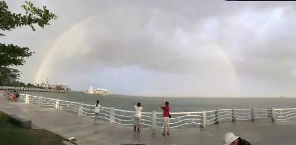極美影像丨臺(tái)風(fēng)登陸前夕，風(fēng)起云涌的廈門，震撼了全國(guó)。
