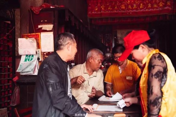 泉南佛國｜保生大帝轟轟烈烈的在過生日，你可知道他到底是誰？