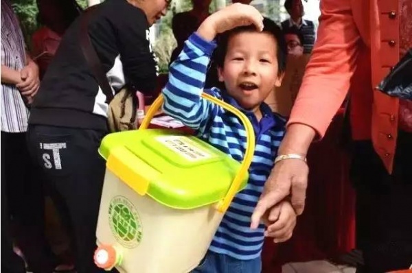 上周末，集美大社和杏林橡樹(shù)灣這里聚集了許多人，他們都點(diǎn)贊了這件事……